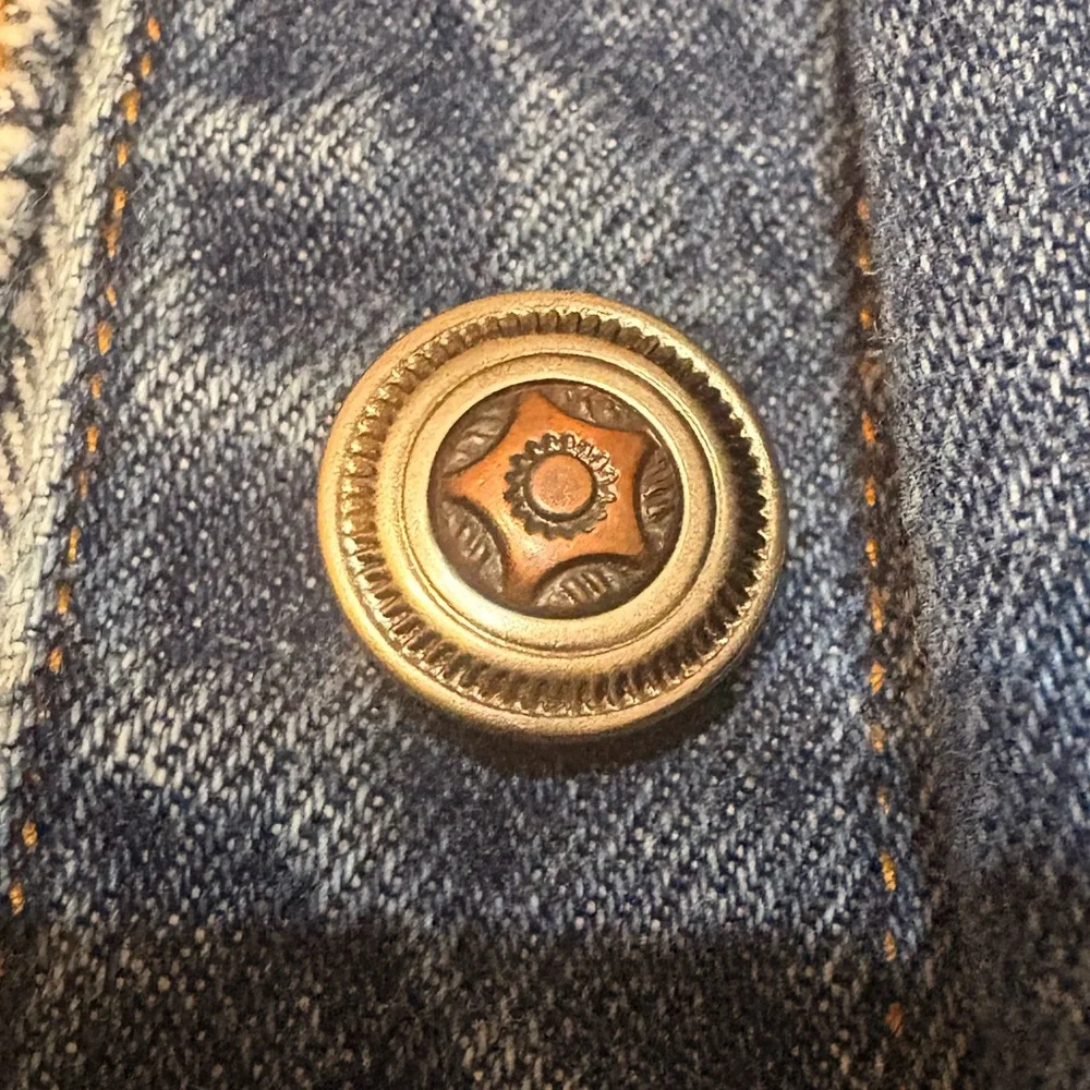 Vintage Haik’s Denim Barn Jacket with Star Button Detail - Picture 3 of 9